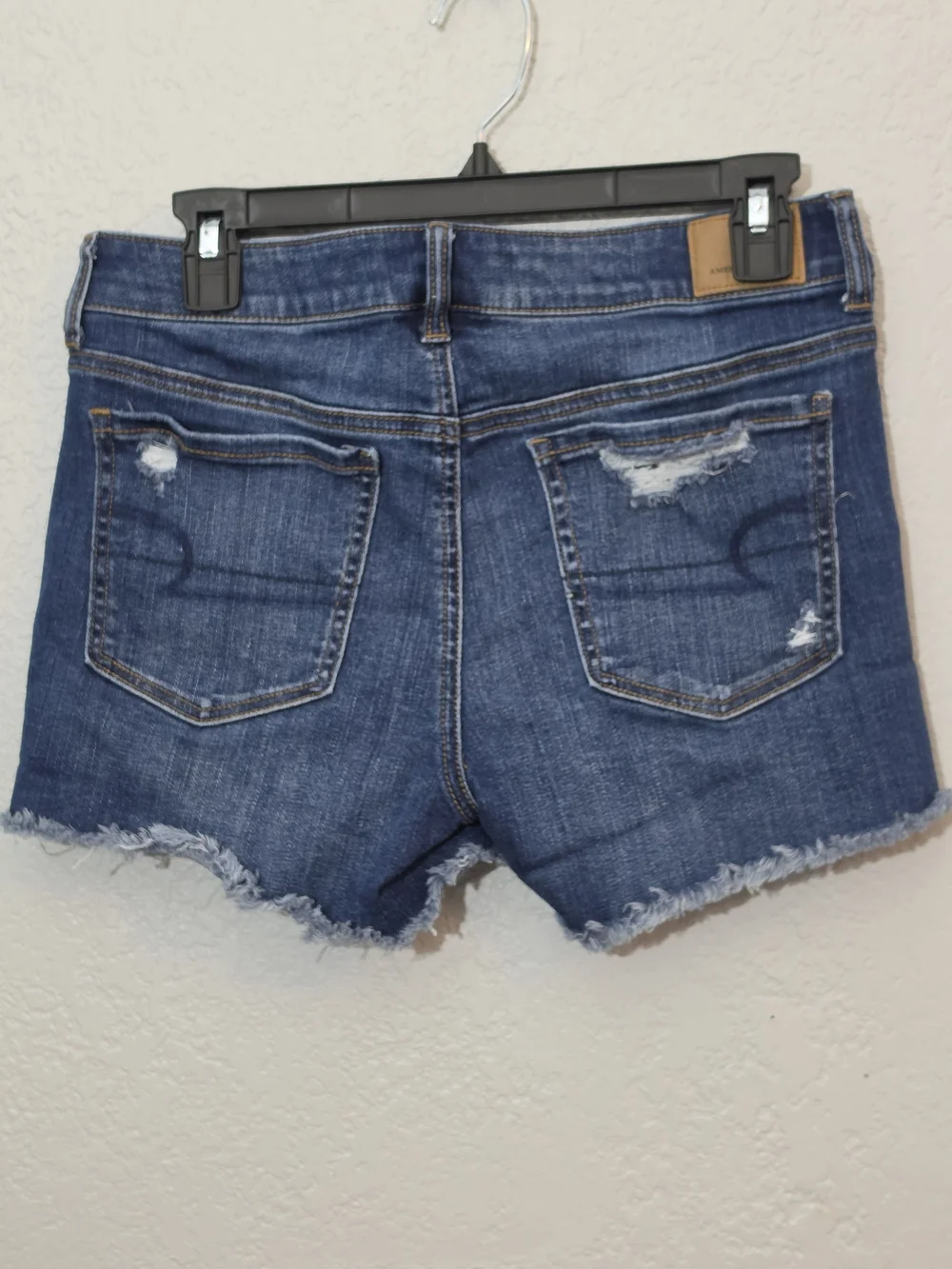 American Eagle Dark Blue Distressed Midi Shorts Mid Rise Denim Cut Off Womens 8 - Picture 5 of 8